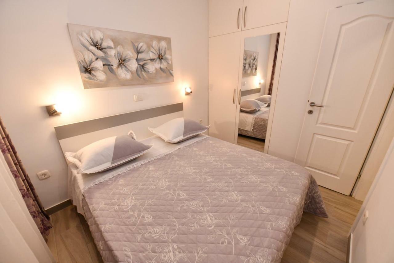 Apartment Cecilija Sinj Exterior foto